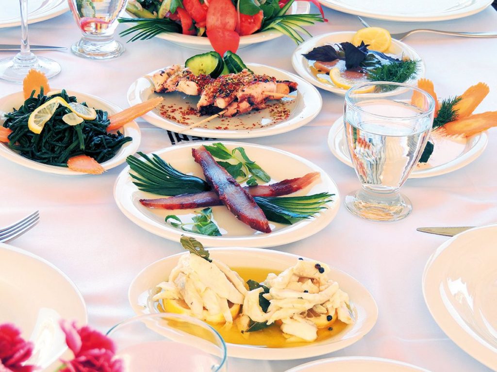 Bizim Gazino balık restaurantı, izmir, megaplus dergisi 35. sayı