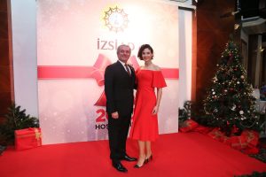 İzmir Sanayici ve İş İnsanları Derneği'nin (İZSİAD) Balçova Termal Oteli’nde düzenlediği “Hoş Geldin 2020” gecesinde 2020 yılı coşkuyla karşılandı.